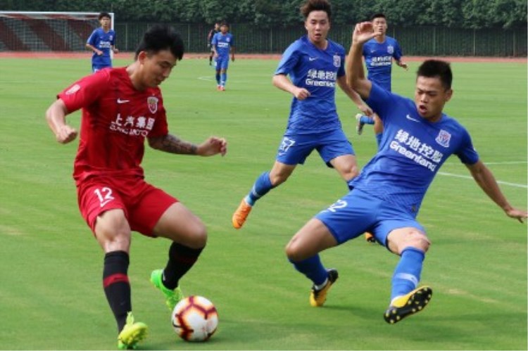  克雷莫内塞与莱切上演进球大战平分秋色