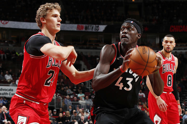  拉文压哨三分公牛险胜猛龙止住四连败