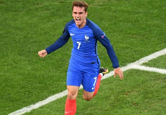  姆巴佩双响定乾坤，大巴黎主场轻取三分